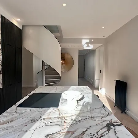 Appartamento Luxury Family With Eiffel Tower View Parigi